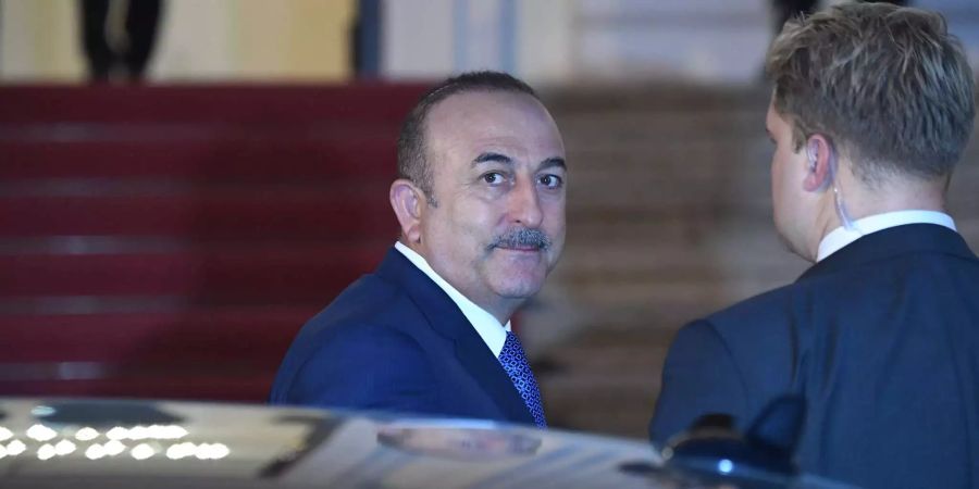 Mevlüt Cavusoglu, Aussenminister der Türkei, kommt zum Staatsbankett des Bundespräsidenten für den Staatspräsidenten der Türkei auf Schloss Bellevue.