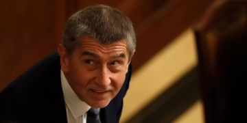 Andrej Babis, Ministerpräsident von Tschechien, spricht während einer Parlamentssitzung in Prag.