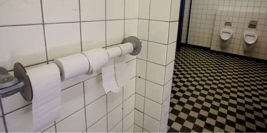 Mit vorgetäuschtem Durchfall wurden mehrere Millionen ergaunert.