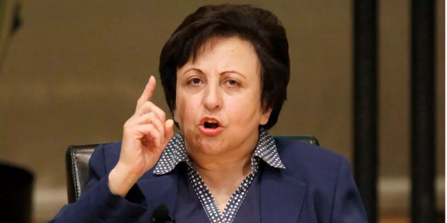 Shirin Ebadi bei einer Konferenz in Chicago.