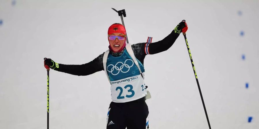 Laura Dahlmeier ist die strahlende Siegerin.