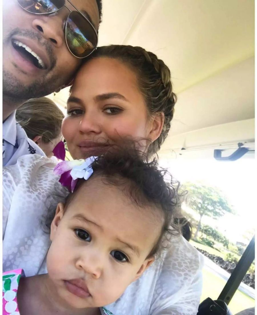 Chrissy Teigen, John Legend und die kleine Luna.