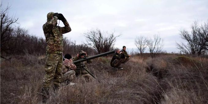 Soldaten in der umkämpften Donbass-Region. russland ukraine konflikt