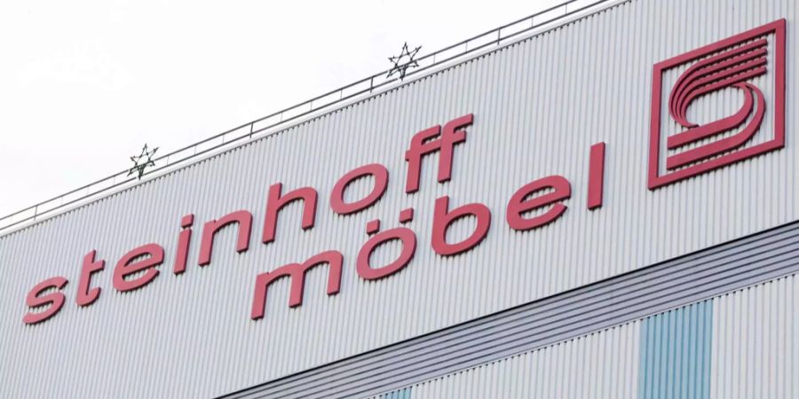 Der Bilanzskandal beim Möbelkonzern Steinhoff zieht auch personell immer weitere Kreise.