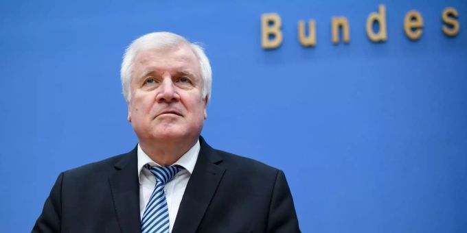 Führungswechsel - Bei der CSU endet die Ära Seehofer