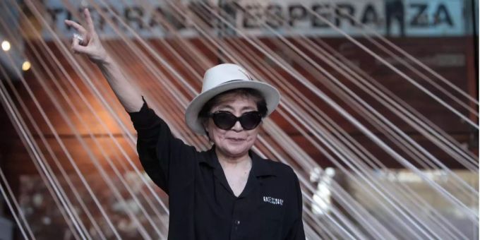 «Die Welt ist so chaotisch. Es ist für alle gerade sehr schwierig», meint Yoko Ono. «Die Welt ist so chaotisch. Es ist für alle gerade sehr schwierig», meint Yoko Ono.