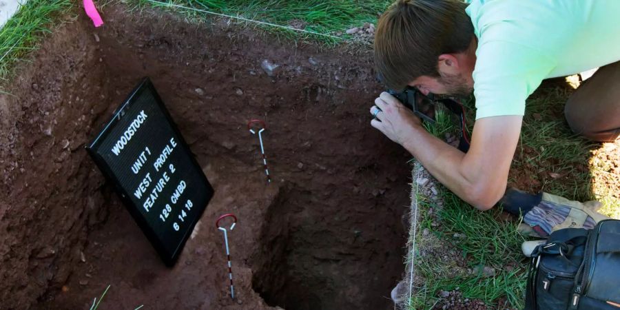 Unter anderem wollen die Archäologen die Lage der Bühne bestimmen.