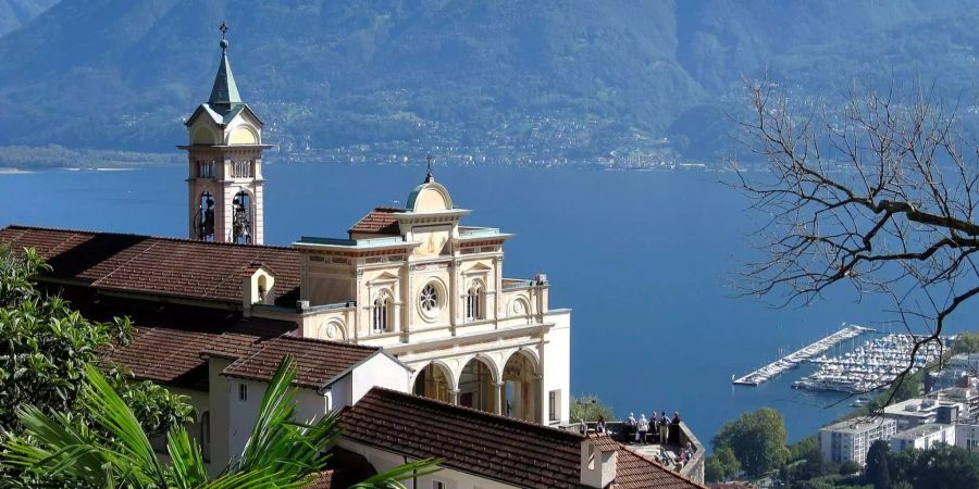 Die Sicht von Locarno auf den Lago Maggiore.