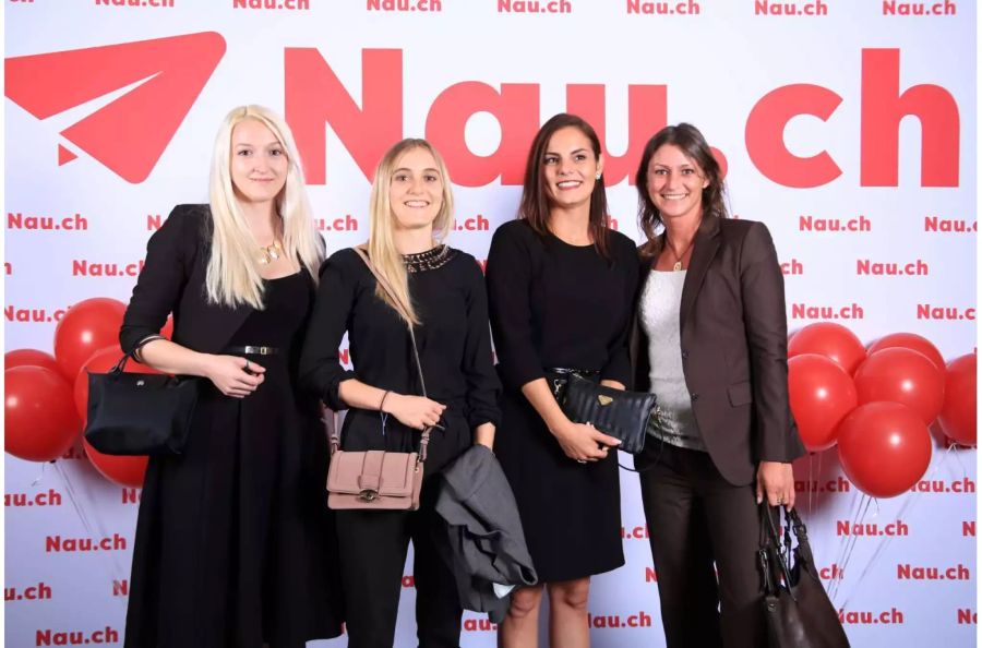 Von links: Essania Fuhrer, Livia Graf, Vanessa Schmutz und Lisa Prein (Sales Coordinator)