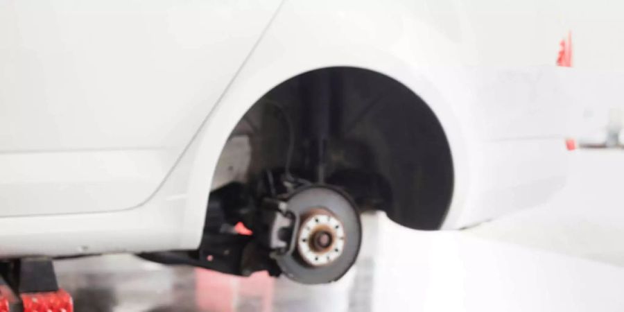 In Lenzburg AG hat ein Garagist eine Kundin zum Oralsex genötigt.