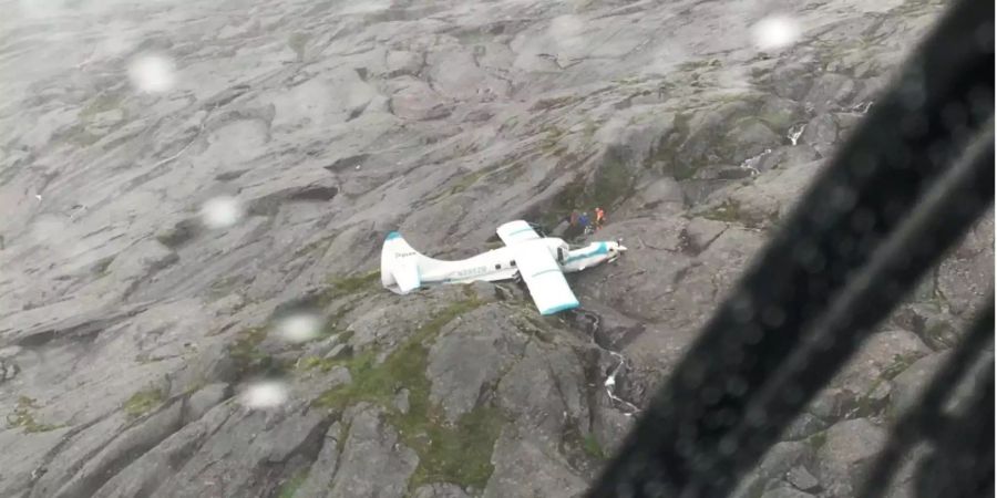 Das Flugzeugwrack lag an einem Berghang in rund 600 Meter Höhe.