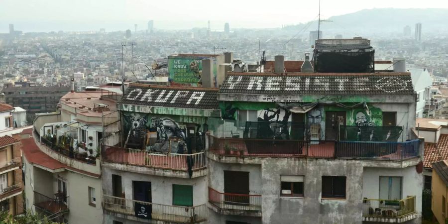 Hausbesetzungen gibt es auch in der Schweiz. Hier ein besetztes Haus in Barcelona.