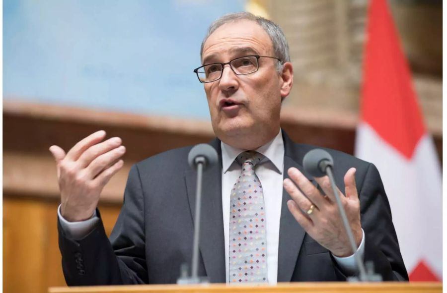 SVP-Bundesrat Guy Parmelin muss sich aus seiner Partei Olympia-Kritik anhören.