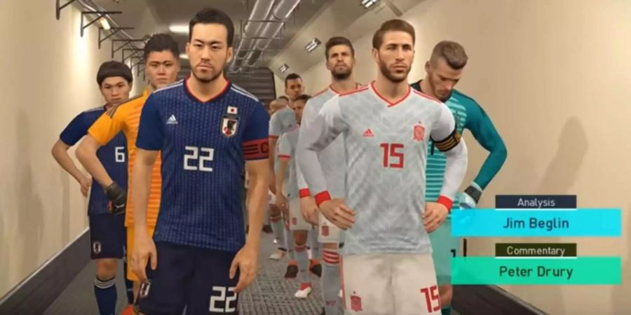 Bereit für die Partie: Pro-Evolution-Soccer-Gamer spielen den WM-Match Spanien gegen Japan nach. Bei den Asienspielen 2018 wird ein ähnliches Szenario kein Spass, sondern Teil des Wettkampfes sein.