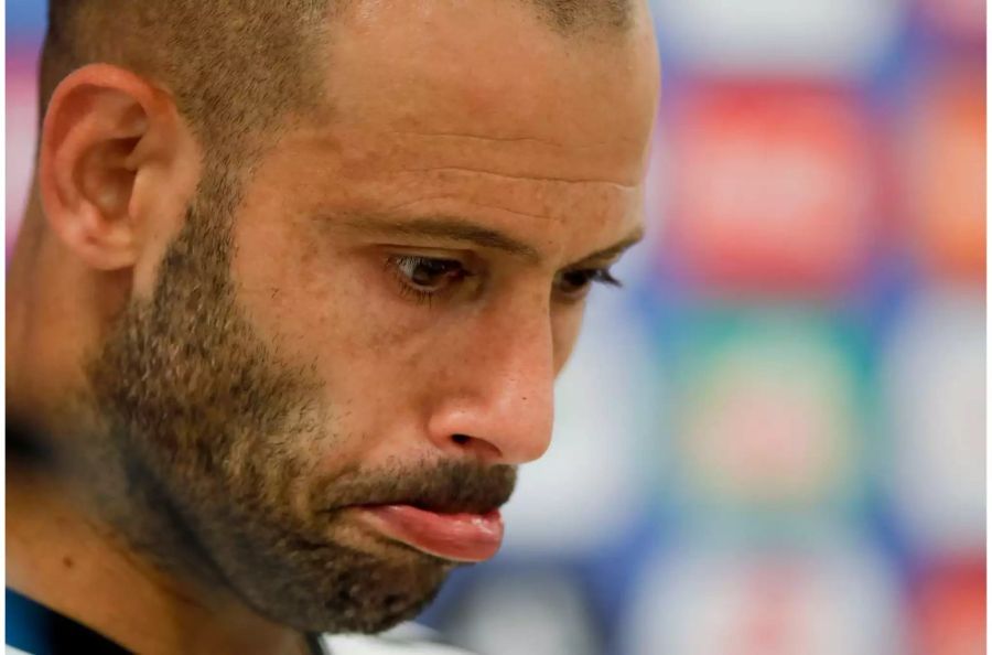 Zuversichtlichkeit sieht anders aus: Javier Mascherano bei der Pressekonferenz.