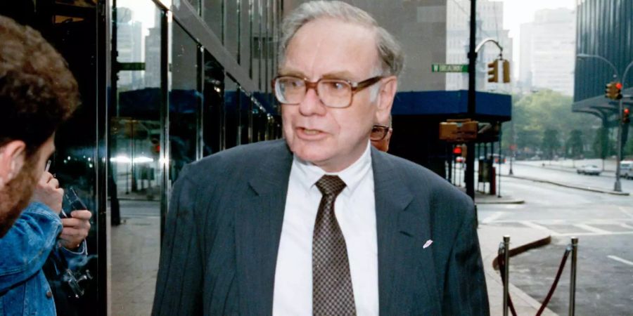 Warren Buffett soll durch den Kurszerfall am meisten Federn gelassen haben.