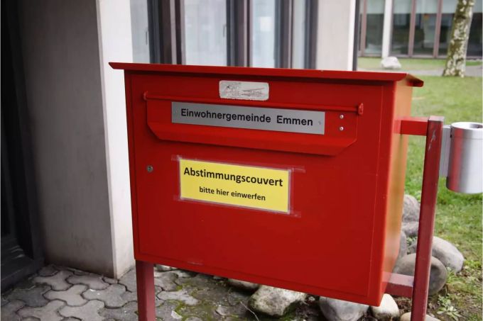 Die Stimmbeteiligung lag bei 49% Die Stimmbeteiligung lag bei 49%