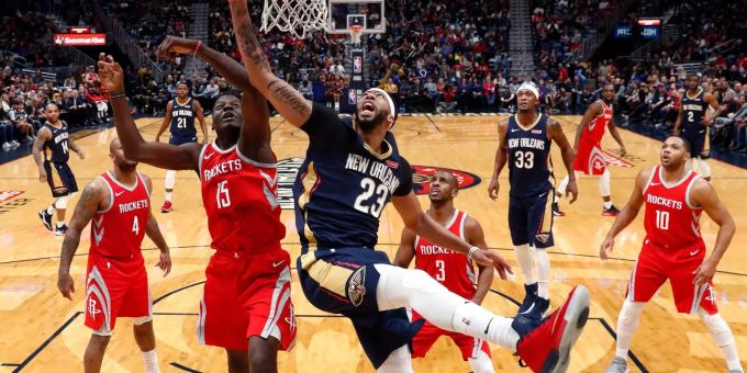 Clint Capela (Nummer 15) im Spiel gegen die New Orleans Pelicans. Clint Capela (Nummer 15) im Spiel gegen die New Orleans Pelicans.