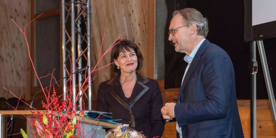 Bundesrätin Doris Leuthard und VR-Präsident der Stoosbahn Thomas Meyer