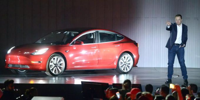 Tesla, Inc. Elon Musk bei der Präsentation des «Tesla 3». tesla, Inc.