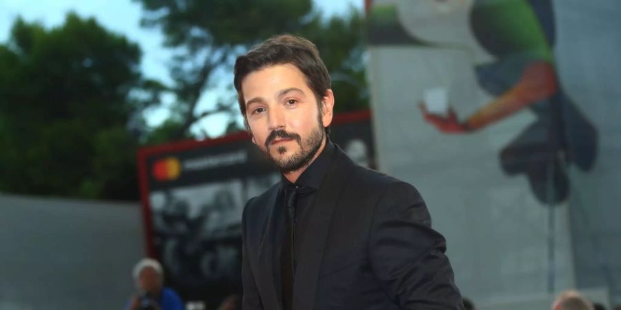 Diego Luna, Schauspieler aus Mexiko, kommt zur Premiere des Films "At Eternity's Gate" im Rahmen der 75. Ausgabe der Filmfestspiele in Venedig.