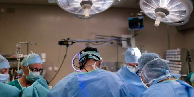 Ärzte im Operationssaal. Ärzte im Operationssaal.