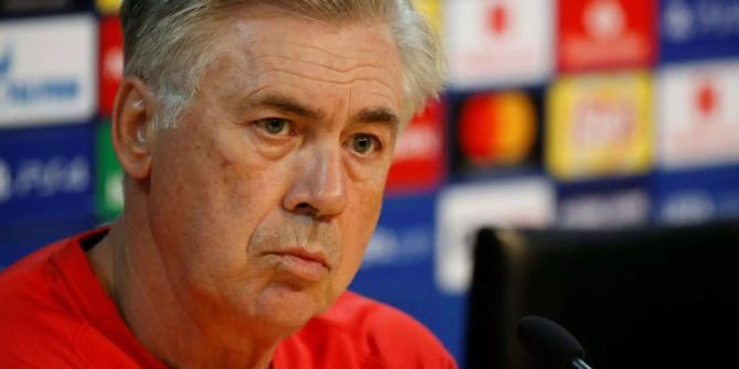 Trainer Carlo Ancelotti bei einer Pressekonferenz.