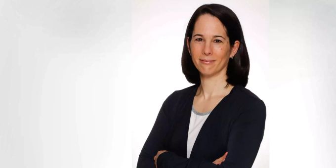 Nadja Braun Binder ist Assistenzprofessorin an der Rechtswissenschaftlichen Fakultät der Uni Zürich. 2005 promovierte sie zum Thema Stimmgeheimnis. Nadja Braun Binder ist Assistenzprofessorin an der Rechtswissenschaftlichen Fakultät der Uni Zürich. 2005 promovierte sie zum Thema Stimmgeheimnis.