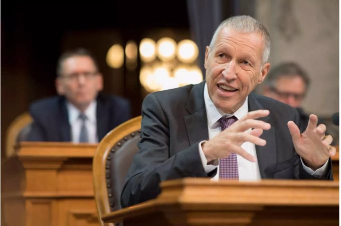CVP-Ständerat Konrad Graber kämpft vorne mit für ein Ja zum AHV-Deal. Staf Steuervorlage