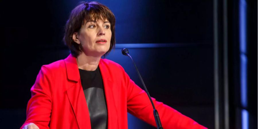 Doris Leuthard fordert eine lückenlose Aufklärung im Buchhaltungs-Skandal der Postauto Schweiz AG.