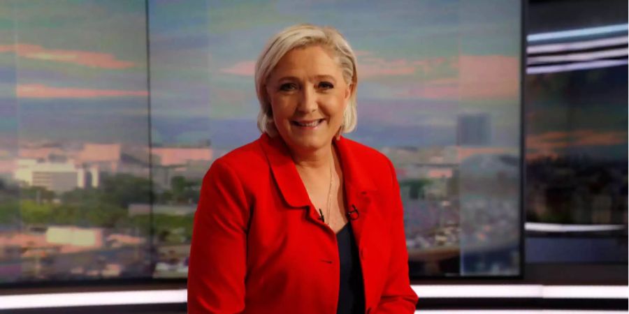 Marine Le Pen will das Ruder herum reissen.