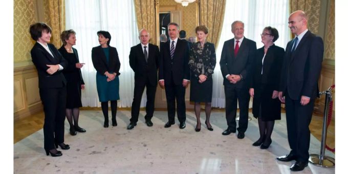 Bevor Berset (rechts) Ende 2011 gewählt wurde, zählte der Bundesrat vier Frauen. Bevor Berset (rechts) Ende 2011 gewählt wurde, zählte der Bundesrat vier Frauen.