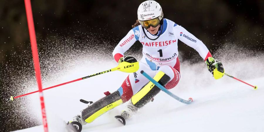 Wendy Holdener hat sich eine gute Ausgangslage für den zweiten Lauf in der Lenzerheide GR verschafft.