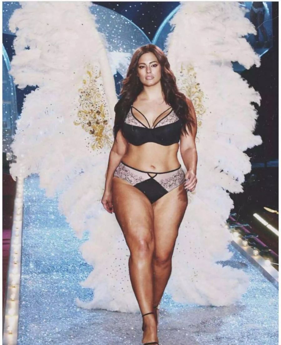 «Ich habe meine Flügel», schreibt Plus-Size-Model Ashley Graham. Ihr Foto ist aber gephotoshopt.