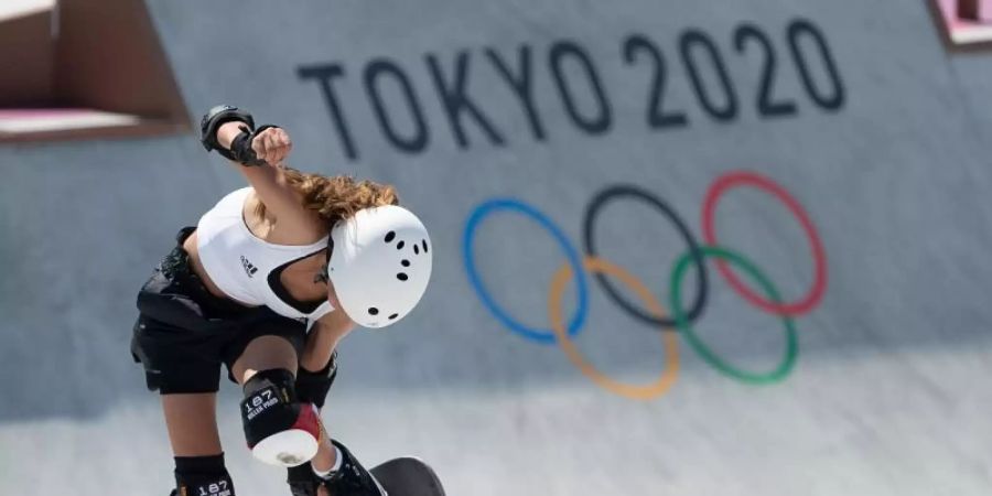 Lilly Stoephasius tritt bei der Skateboard-Disziplin Park an. Foto: Sebastian Gollnow/dpa