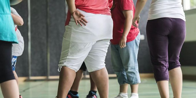 Fast jedes sechste Schulkind in der Schweiz ist übergewichtig: Trainingsstunde am Zürcher Adipositas Camp. (Archivbild) Fast jedes sechste Schulkind in der Schweiz ist übergewichtig: Trainingsstunde am Zürcher Adipositas Camp. (Archivbild)