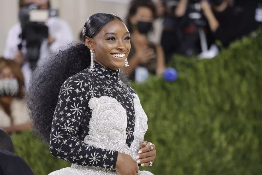 Kunstturnerin Simone Biles nimmt ebenfalls am Event teil.
