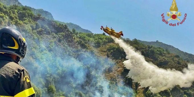 In Italien - Brände gefährden Naturschutzgebiete und Landwirtschaft