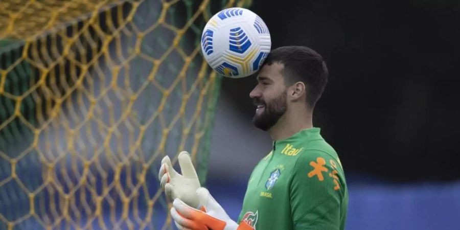 Der brasilianische Torwart Alisson Becker hat beim FC Liverpool «langfristig» verlängert. Foto: Lucas Figueiredo/CBF Oficial/dpa