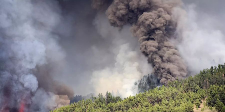 Volcanic eruption in the Canary Islands