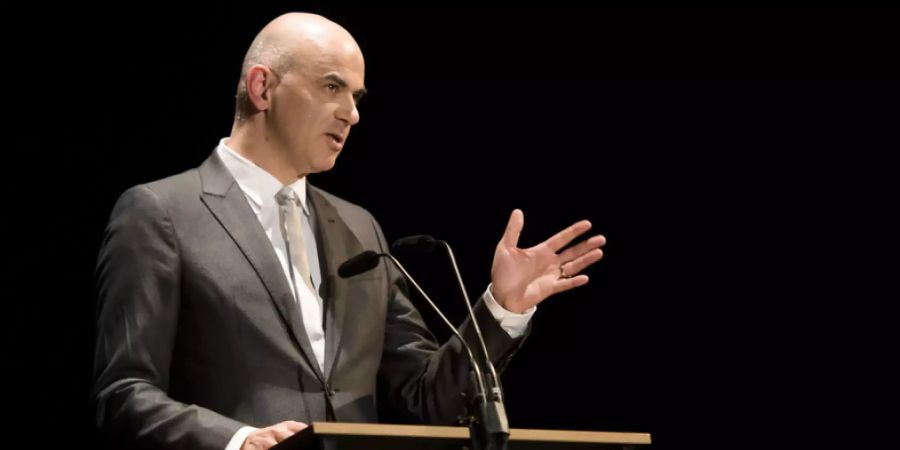 Bundesrat Alain Berset hat am Freitagabend zur Eröffnung der 35. Ausgabe des Internationalen Filmfestivals Freiburg (FIFF) wieder Publikum begrüsst - nach einer coronabedingten Zwangspause im letzten Jahr. (Archivbild)