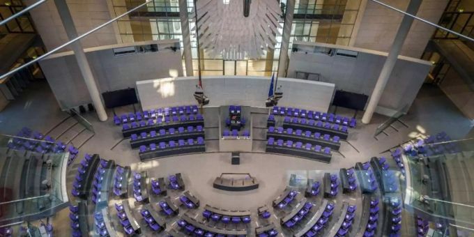 Der neue Bundestag konstituiert sich spätestens am 26. Oktober. Danach könnten die Untersuchungen eingeleitet werden, wenn ein Viertel der Abgeordneten dafür ist. Foto: Michael Kappeler/dpa Der neue Bundestag konstituiert sich spätestens am 26. Oktober. Danach könnten die Untersuchungen eingeleitet werden, wenn ein Viertel der Abgeordneten dafür ist. Foto: Michael Kappeler/dpa