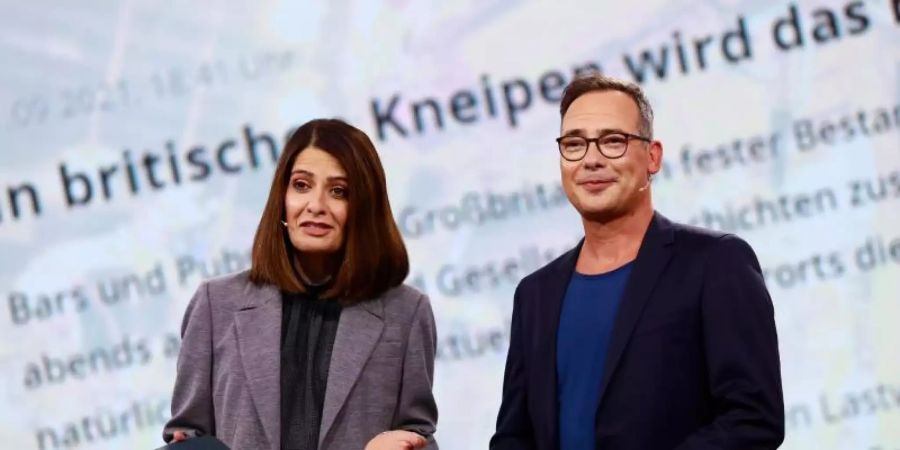 Die Moderatoren Linda Zervakis und Matthias Opdenhövel haben mit den Einschaltquoten zu kämpfen. Foto: Bene Mueller/ProSieben/dpa