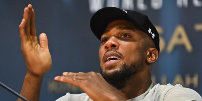 Das Duell zwischen Anthony Joshua (im Bild) und Tyson Fury wird wohl nicht stattfinden. anthony joshua