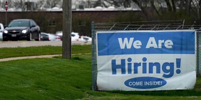 Die Arbeitslosenquote in den USA ist leicht rückläufig. Die Arbeitslosenquote in den USA ist leicht rückläufig.