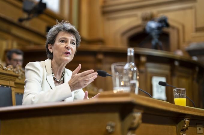 Bundesraetin Simonetta Sommaruga spricht zur Kleinen Kammer, an der Herbstsession der Eidgenoessischen Raete, am Donnerstag, 15. September 2022 im Staenderat in Bern. (KEYSTONE/Alessandro della Valle) ORANGENSAFT,