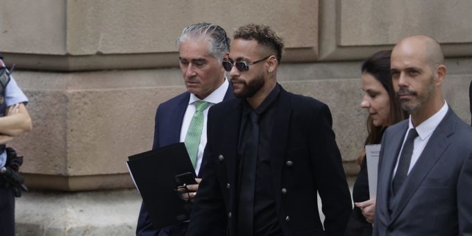 Neymar erscheint vor dem Gericht in Barcelona.. Neymar