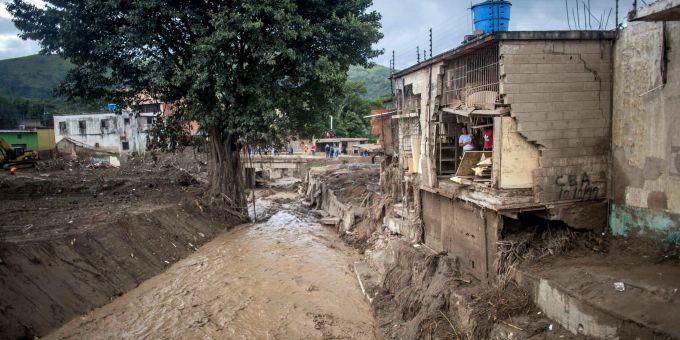 Die Aufräumarbeiten nach schweren Regenfällen und einem Erdrutsch in Las Tejerias, Venezuela, am 17. Oktober 2022 dauern an. Erdrutsch Venezuela