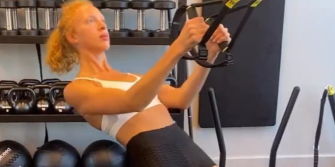 Nach Party-Sommer - Hier schwitzt sich Becker-Tochter Anna Ermakova fit