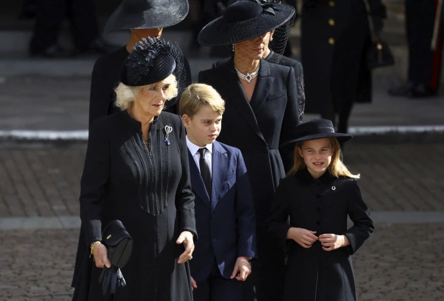 George und Charlotte nahmen an der Queen-Beerdigung teil.